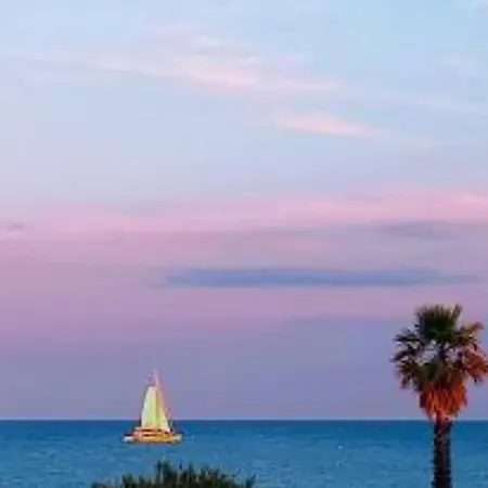 Elegance Castillet - Plein Centre Proche Gare Bus Et Transports - Ideal Couple Ou Pro - Moderne Et Confort - Speciale Appartement Perpignan