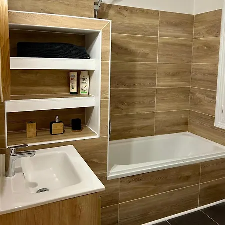 Apartmán Elegance Castillet - Plein Centre Proche Gare Bus Et Transports - Ideal Couple Ou Pro - Moderne Et Confort - Speciale *