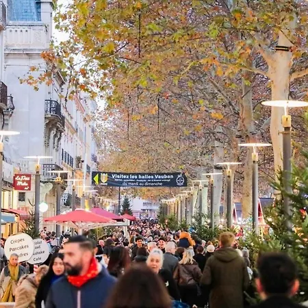 Elegance Castillet - Plein Centre Proche Gare Bus Et Transports - Ideal Couple Ou Pro - Moderne Et Confort - Speciale * Perpignan